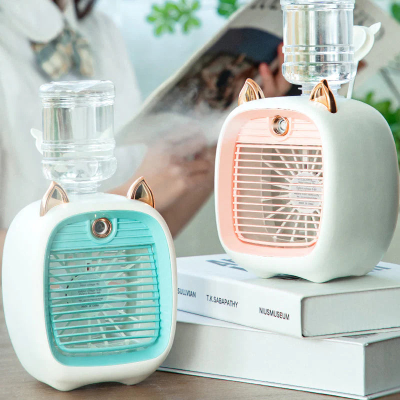 Handventilator mit Wasserzerstäuber für Abkühlung