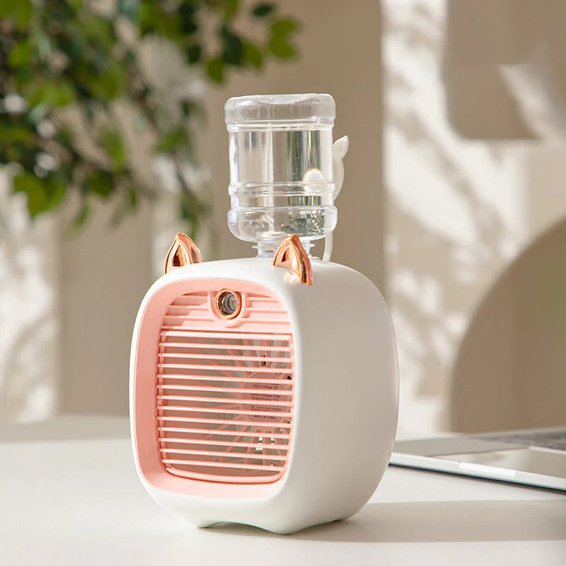 Handventilator mit Wasserzerstäuber für Abkühlung