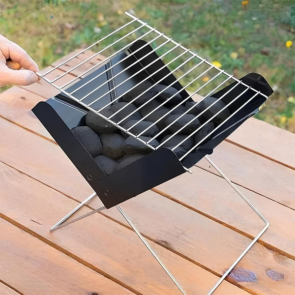 Mobiler Grill für Camping und Garten