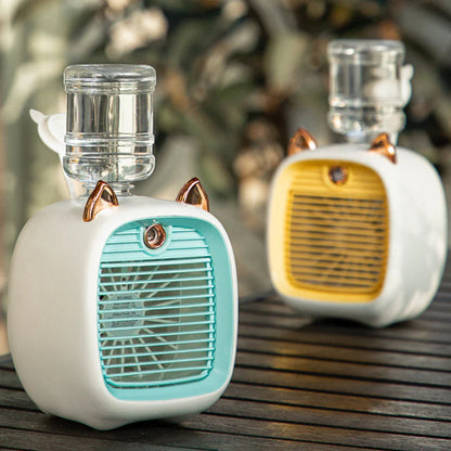 Handventilator mit Wasserzerstäuber für Abkühlung