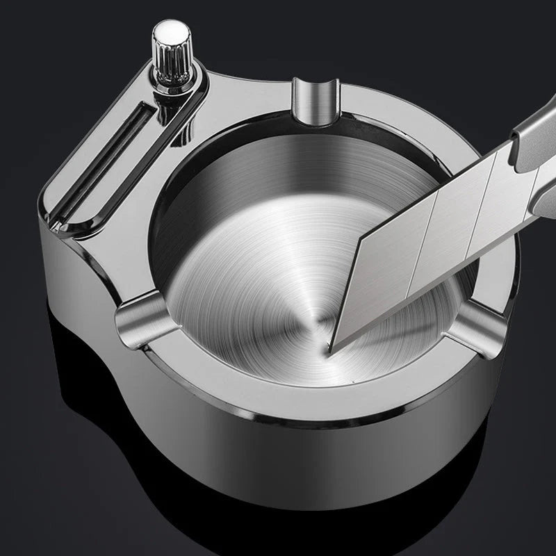 Klassischer Metall-Aschenbecher im Retro-Stil