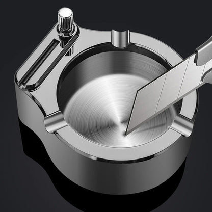 Klassischer Metall-Aschenbecher im Retro-Stil