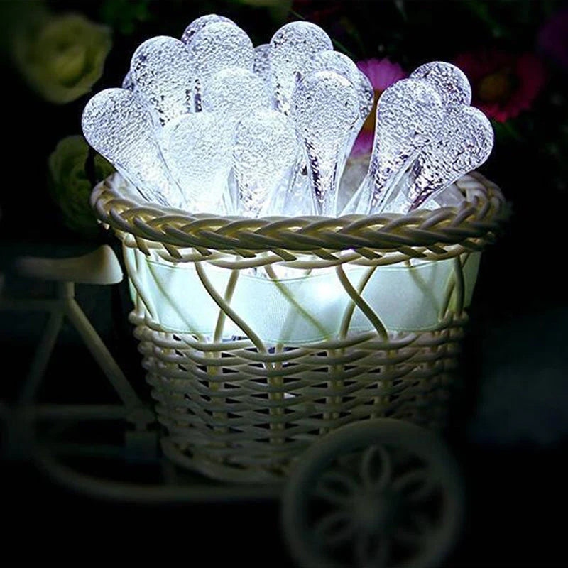 Wasserdichte Solar-LED-Lichterkette in Tropfenform