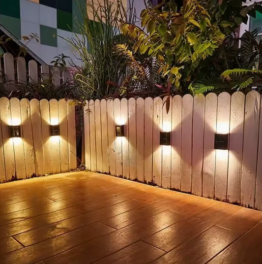 Kompakte Solar-Wandleuchte für den Garten