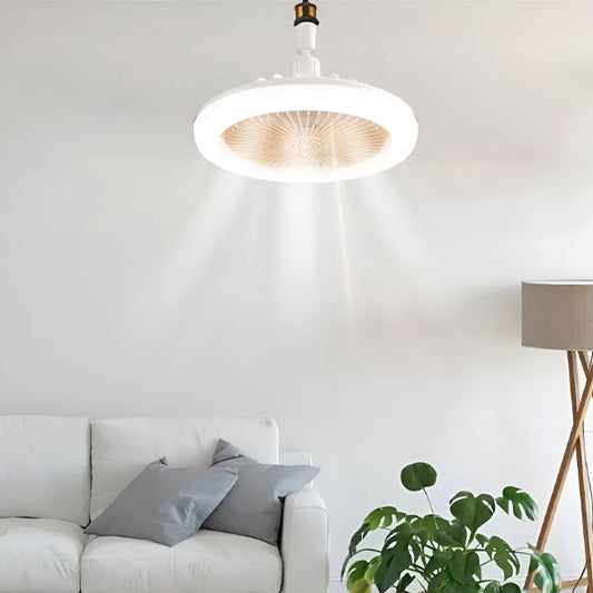 Moderner Deckenventilator mit Licht