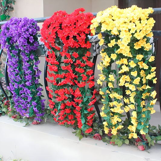Hängender Kunstblumenstrauß