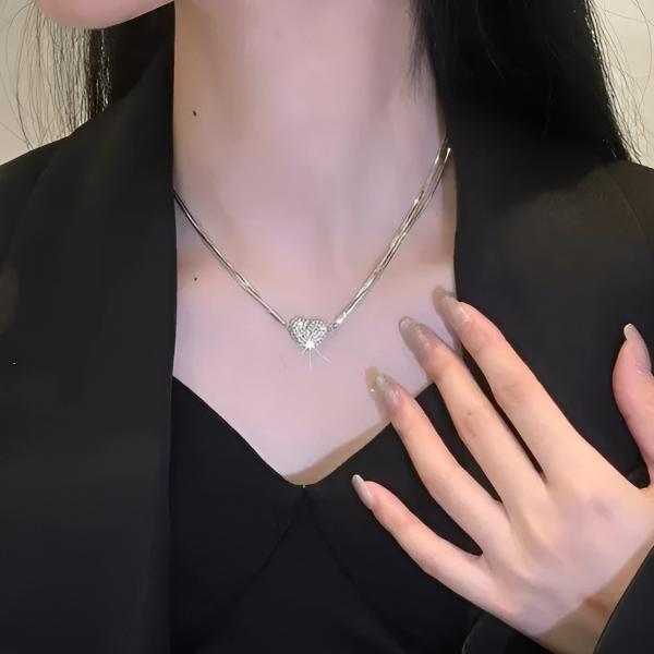 Elegante magnetische Herzkette