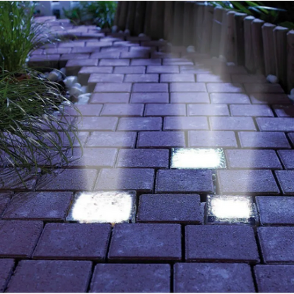 Moderne LED-Bodenleuchte in Eisstein-Optik