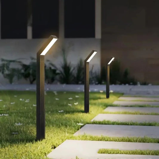 Moderne LED-Solarleuchte für Rasen & Gartenwege