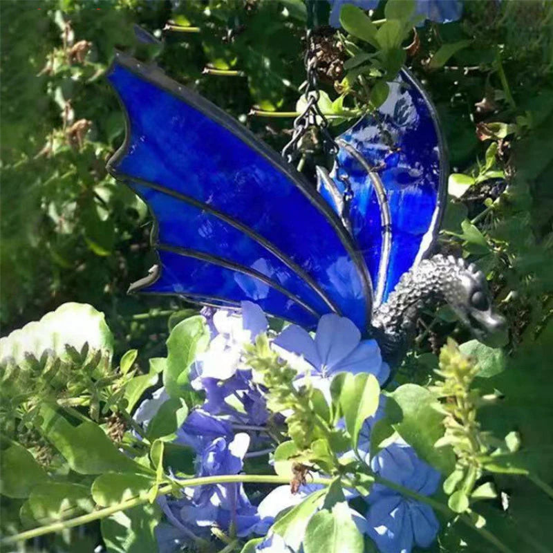 Farbenfroher Drachenschmuck zum Aufhängen
