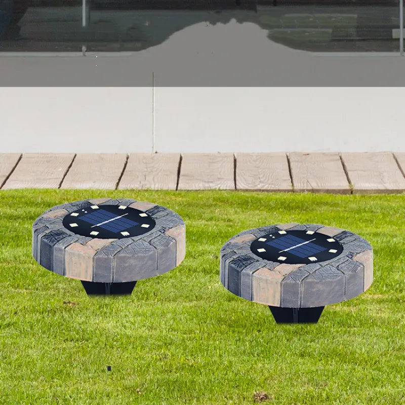 Solarleuchte in Steinoptik für Garten und Rasen